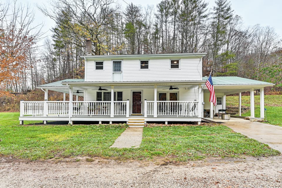 West Liberty Vacation Rental | 4BR | 2.5BA | 2,000 Sq Ft | Steps to Enter