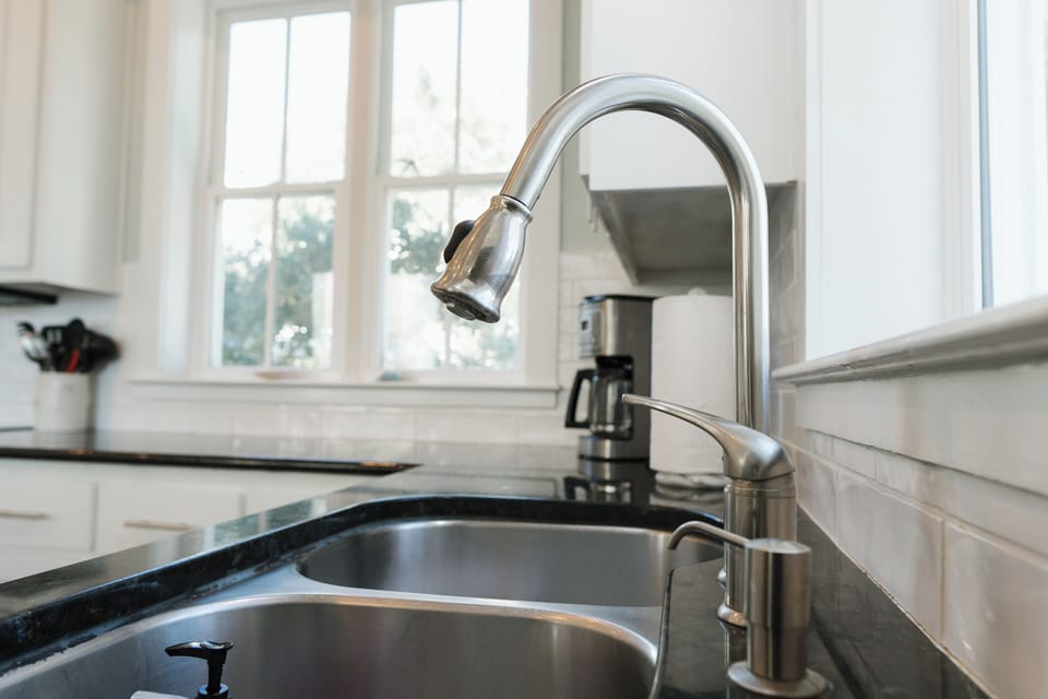 Spacious countertops and all the essentials for every meal.