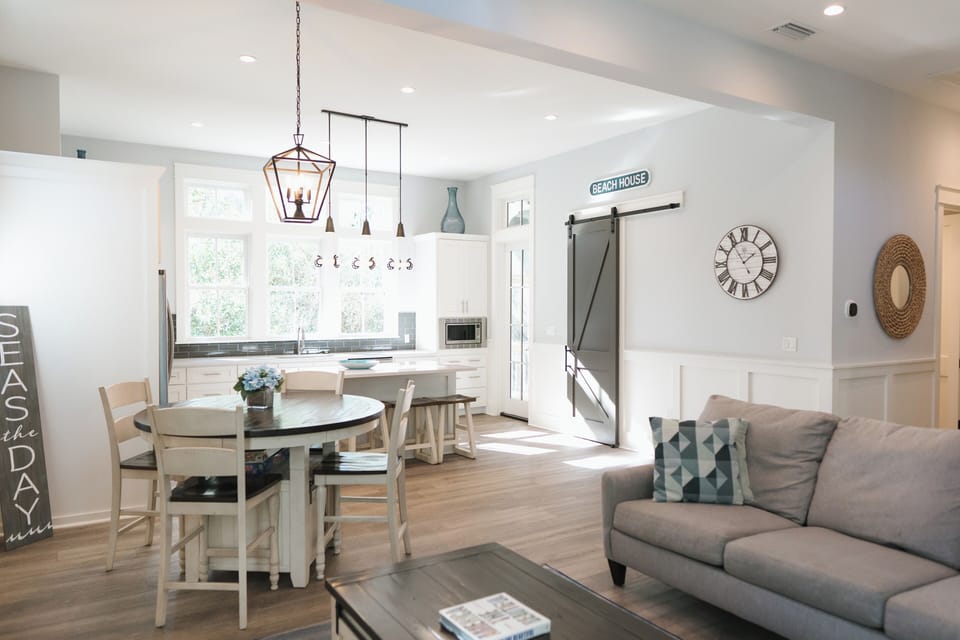 Transition seamlessly from dining area to kitchen.
