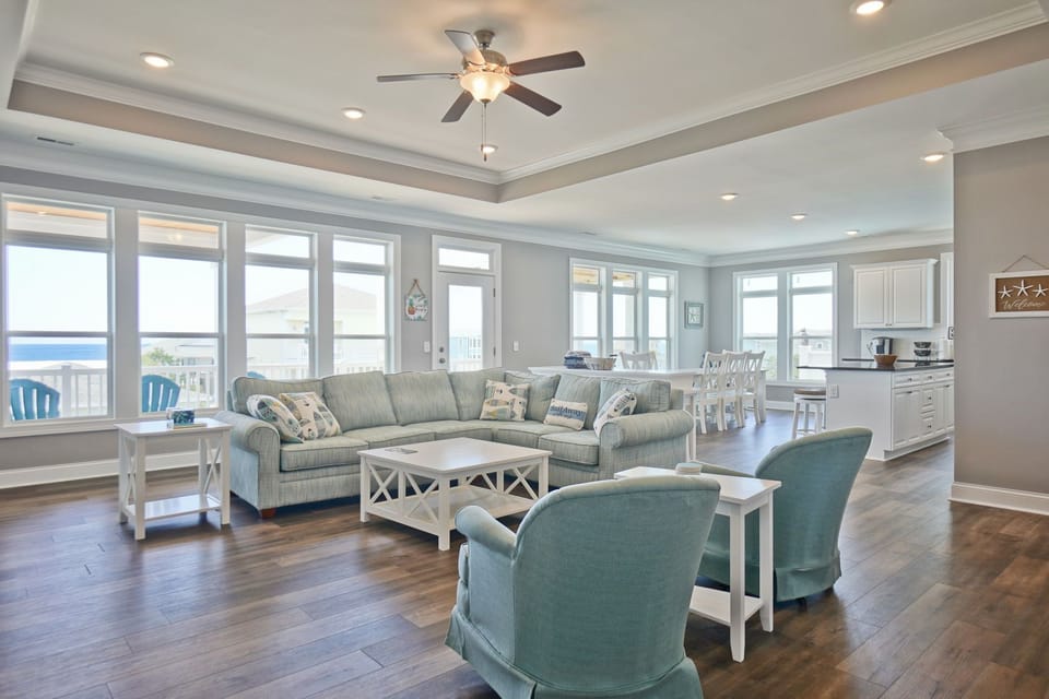 Living Area- 2nd Floor