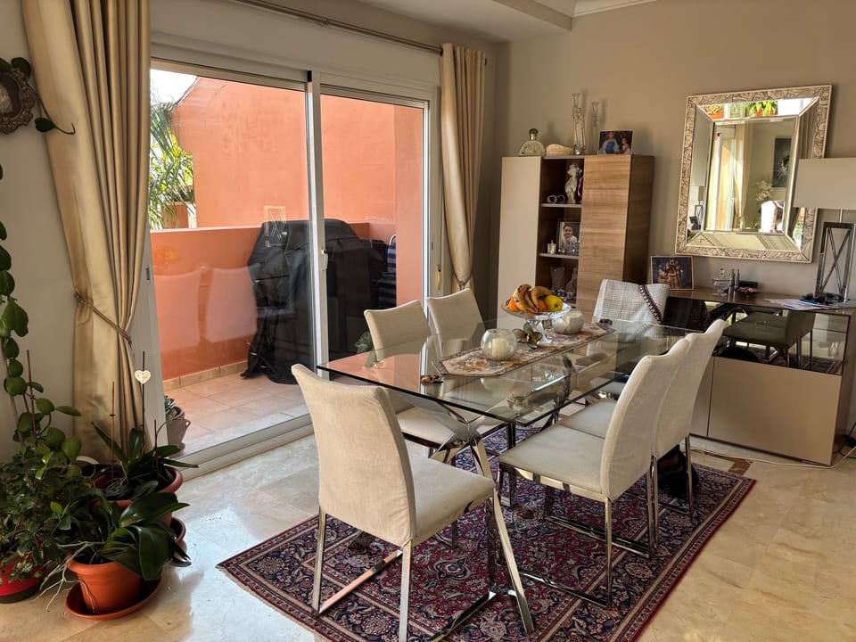 Dining table 