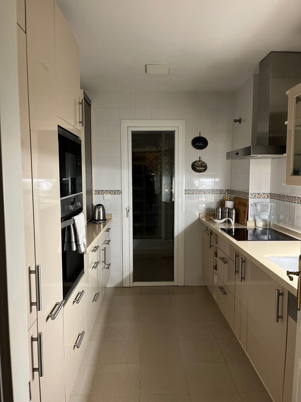 Fully fitted kitchen