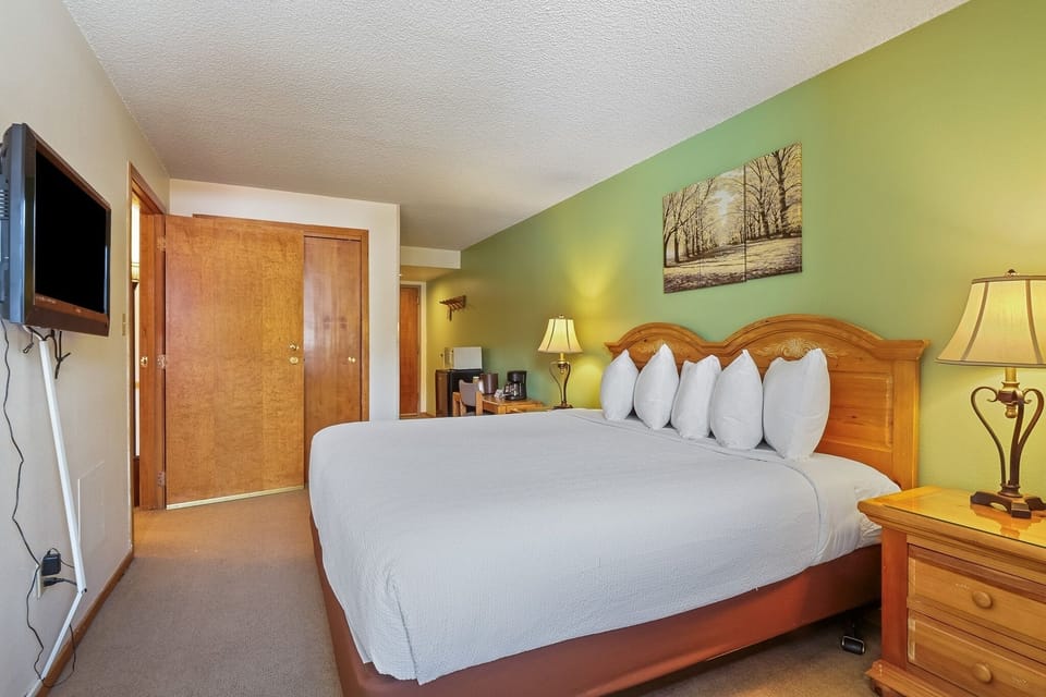 Indoors, Screen, Bed, Furniture, Lamp