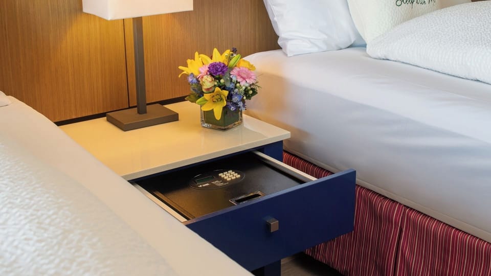 Unit with 2 Double size beds