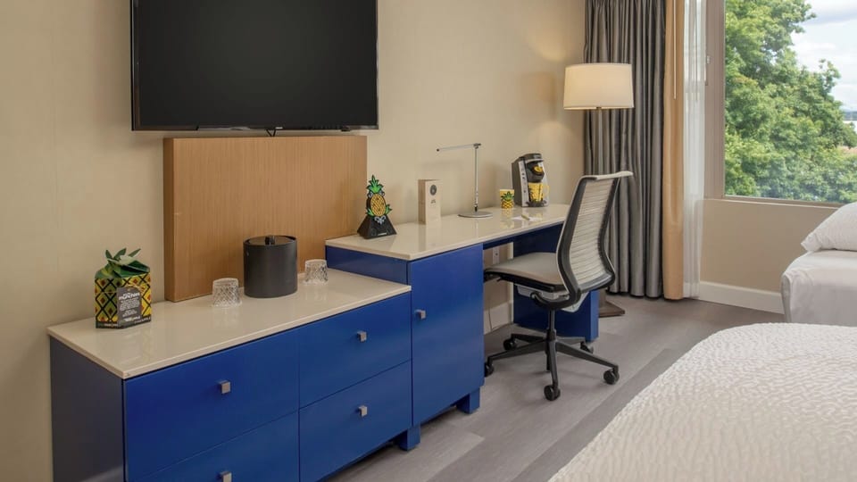 Unit with 2 Double size beds