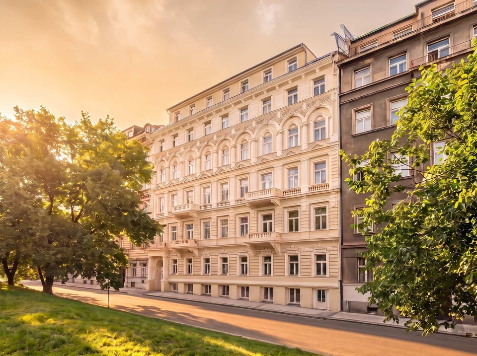 The street and building where is your apartment located