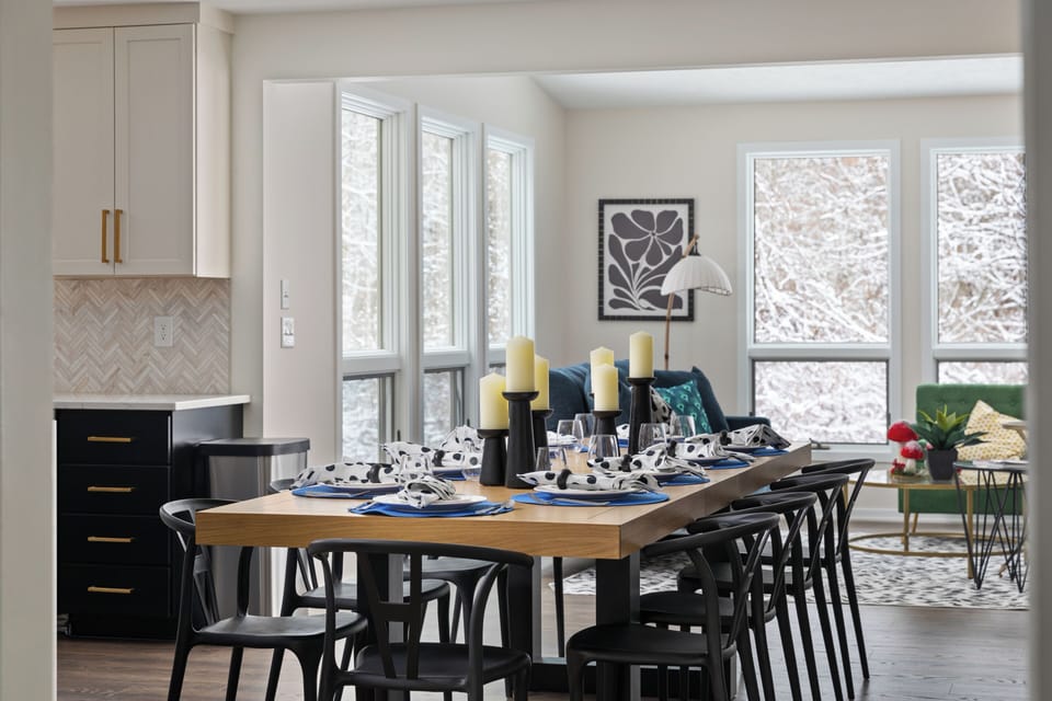 "Elegant dining room set for 20, complete with candles and linen for a special touch!" (2)