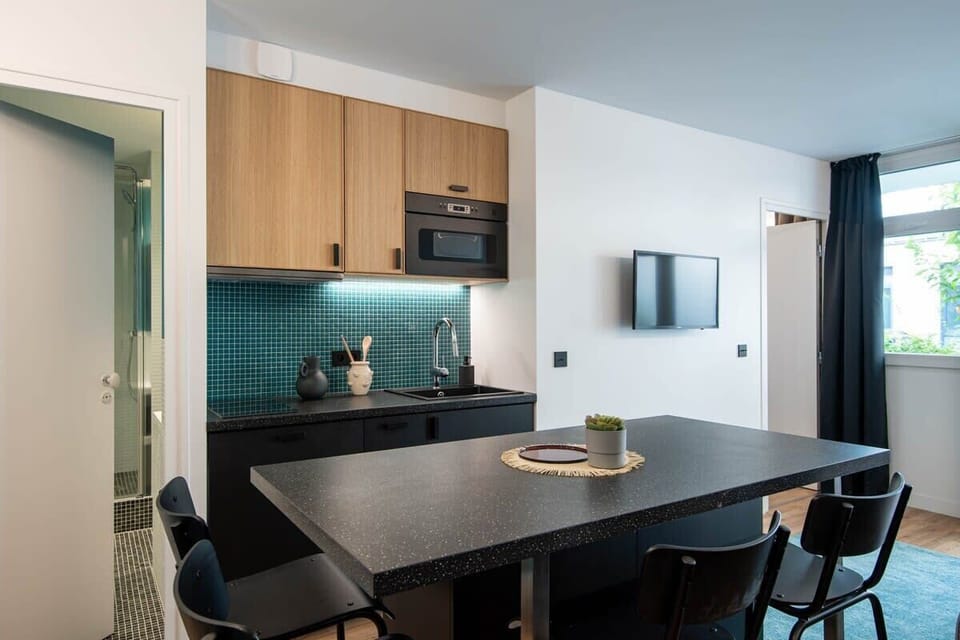 Dining Area - Kitchen