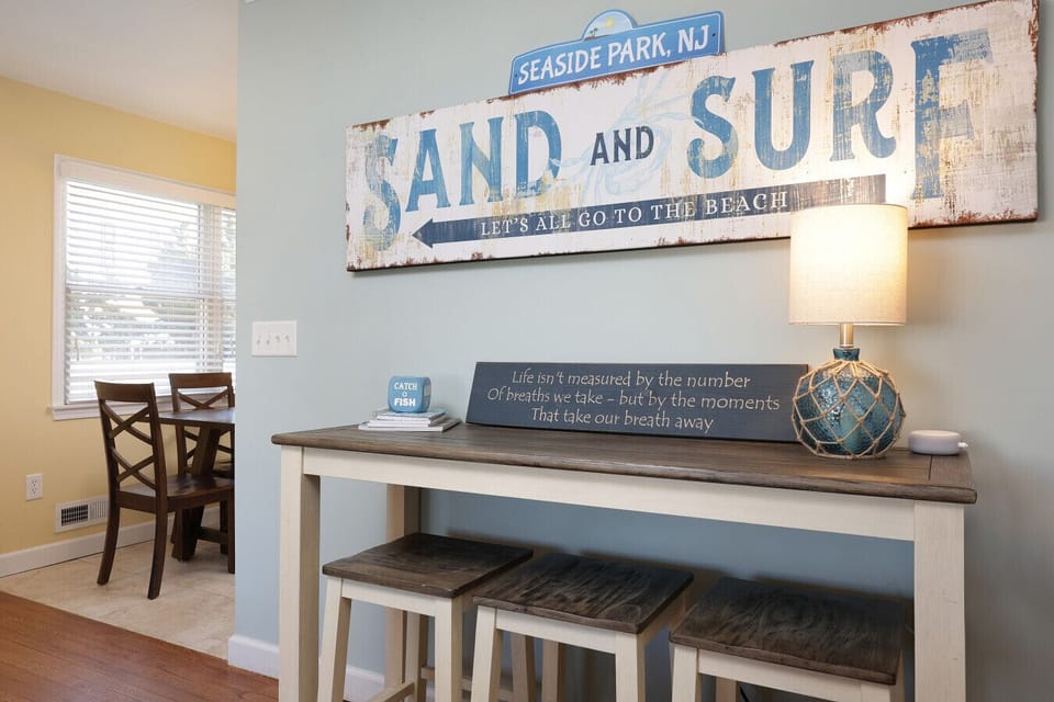 Inviting decor to welcome you