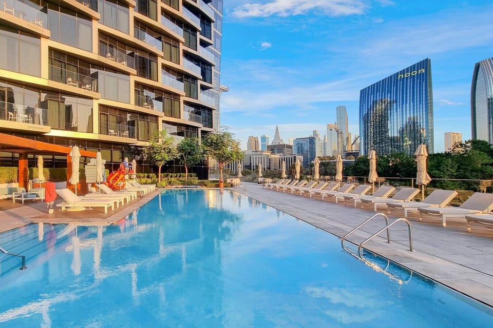 Pool Paradise: Dive into urban luxury with stunning skyline views and shimmering waters!