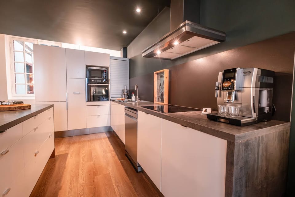 Fully equipped kitchen: crockery, cutlery - Delonghi coffee machine + kettle - Toaster - Dishwasher - Induction hob - Raclette - Crepe makers - Household linen - Dining table.