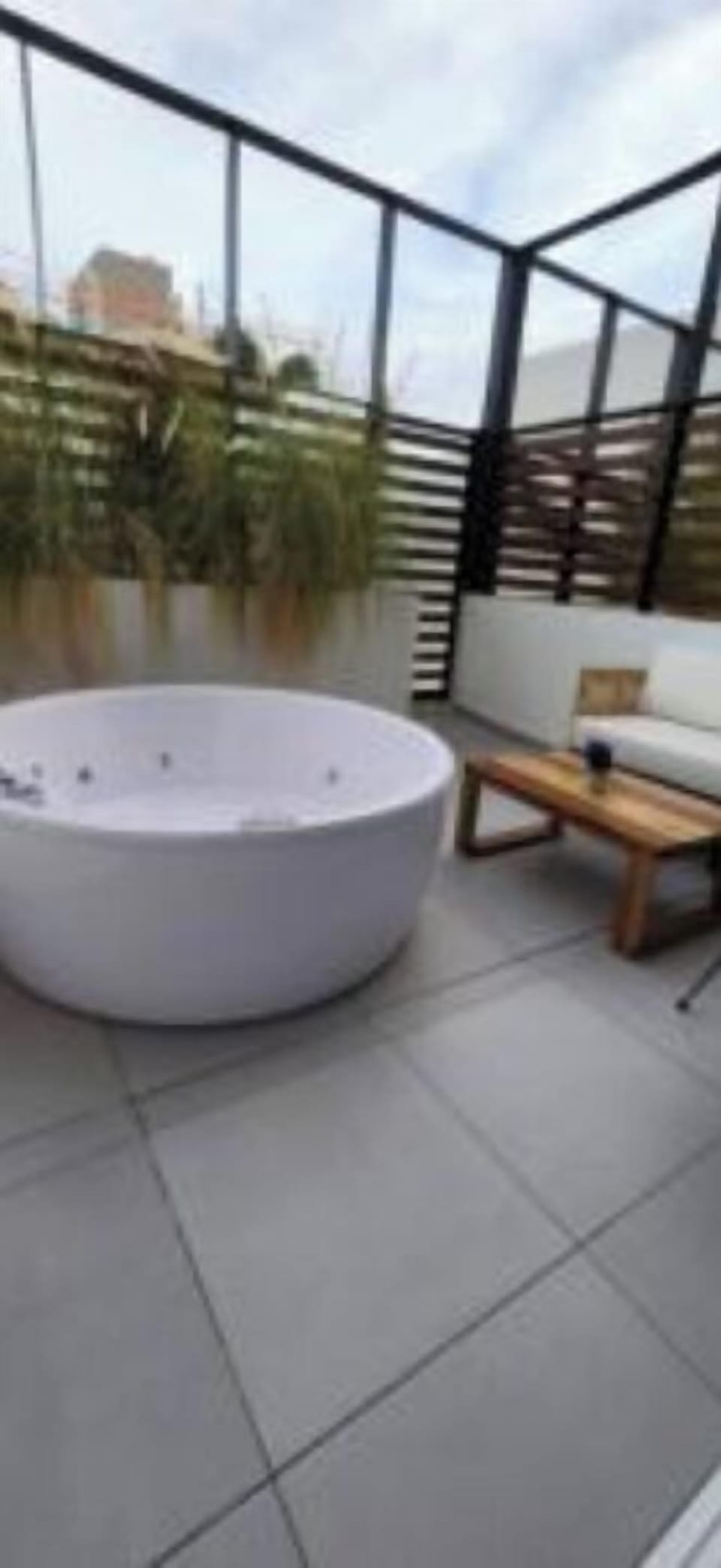 Outdoor spa tub