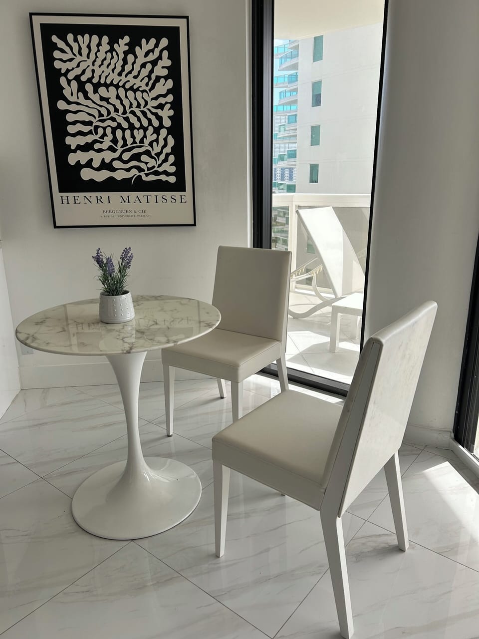 Dinette adjacent to kitchen