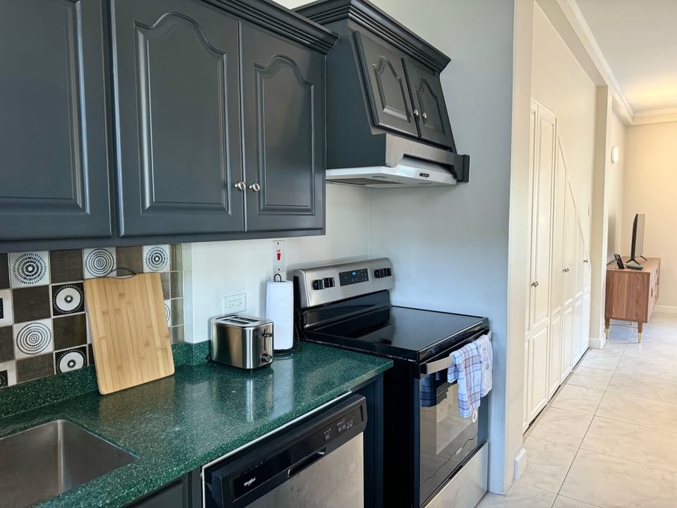 Val Verde 101 - Kitchen (2)