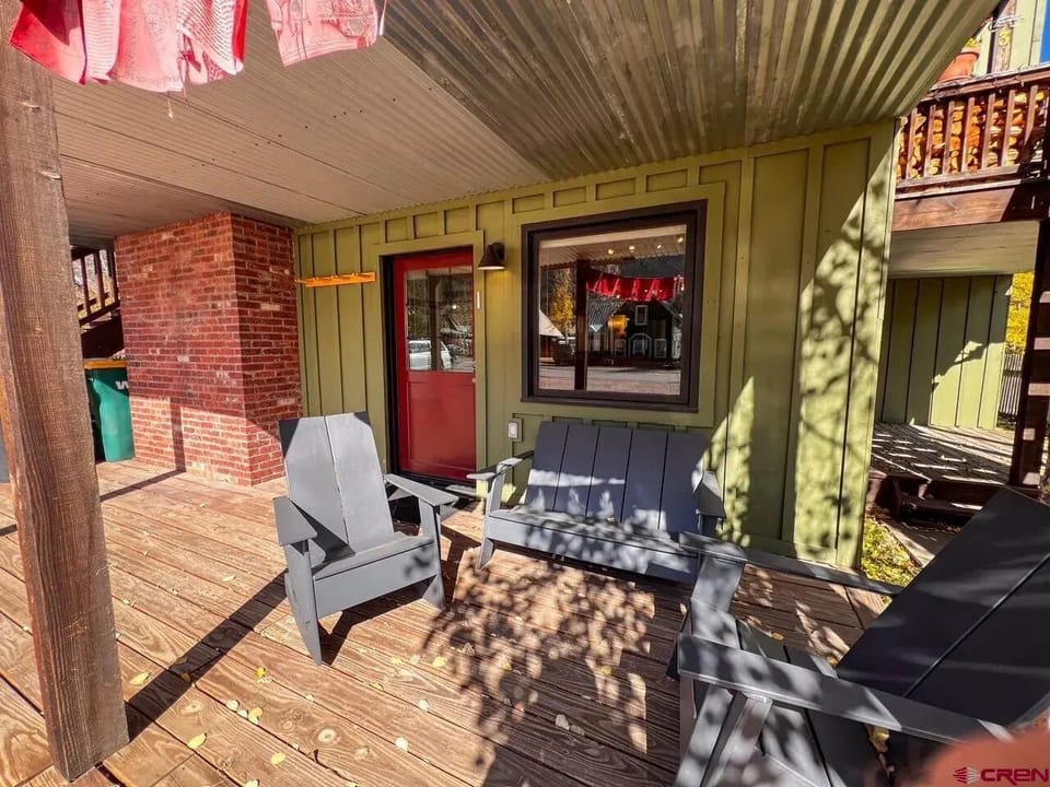Front porch with side porch view