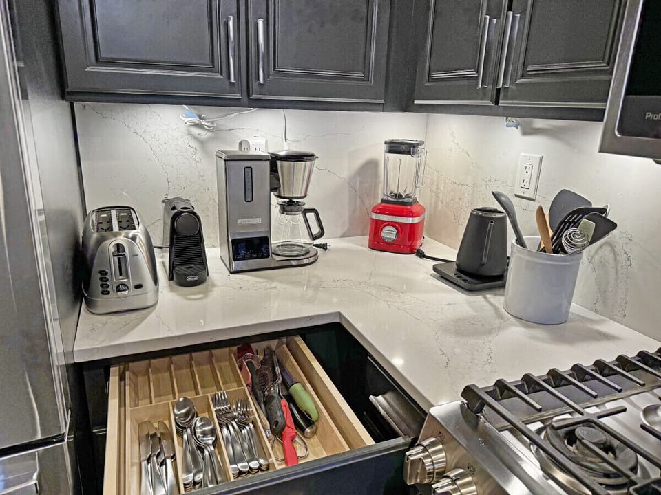 Feel at home with every essential at your fingertips - quality silverware, cooking utensils, and all the kitchen basics. No need to pack or buy extras for your Beaver Creek ski vacation