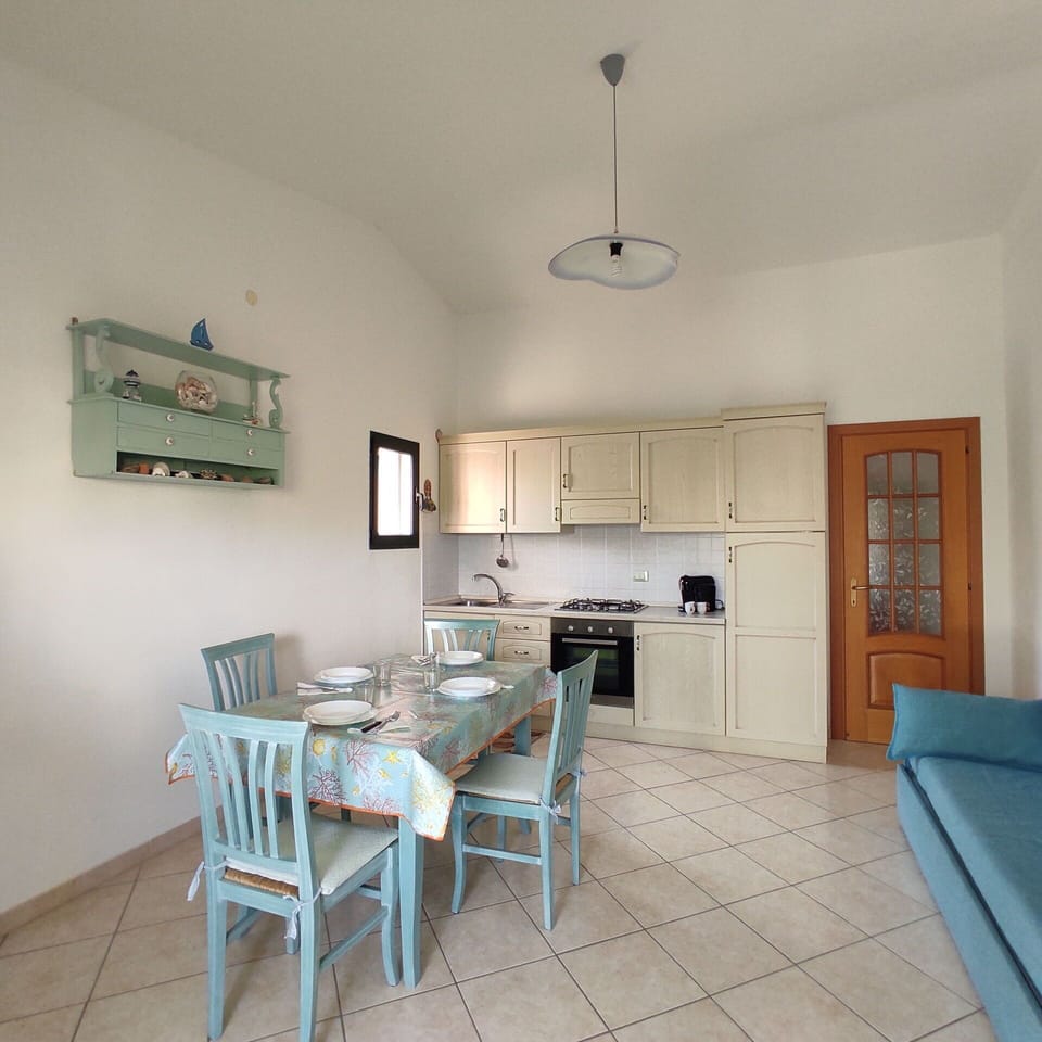 Autumn, Dining Room, Kitchen, Spring, Summer, Winter