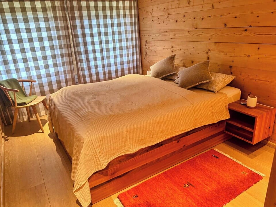 Swiss Mountain-Valley View Lodge Good Night Bedroom 2