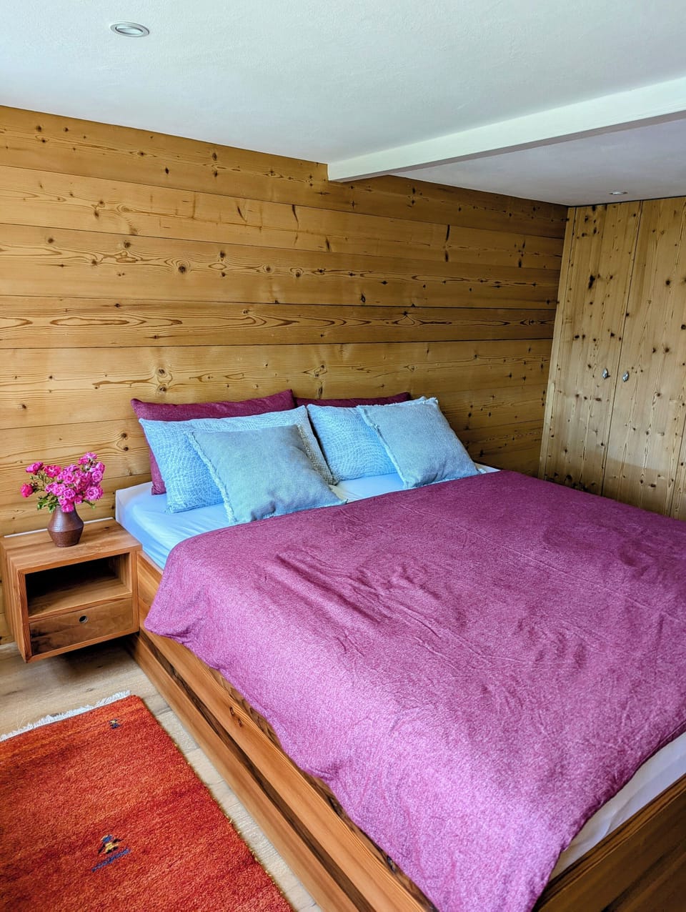 Swiss Mountain-Valley View Lodge Bedroom 2