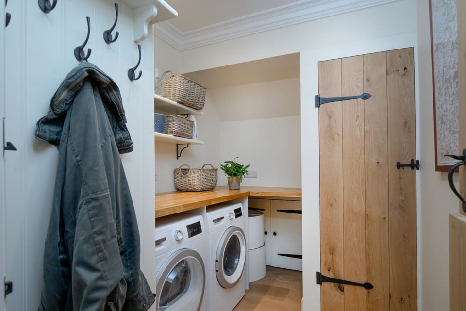 Jerards Stables, Sandford Orcas, Sherborne: The laundry and utility room is a great bonus space