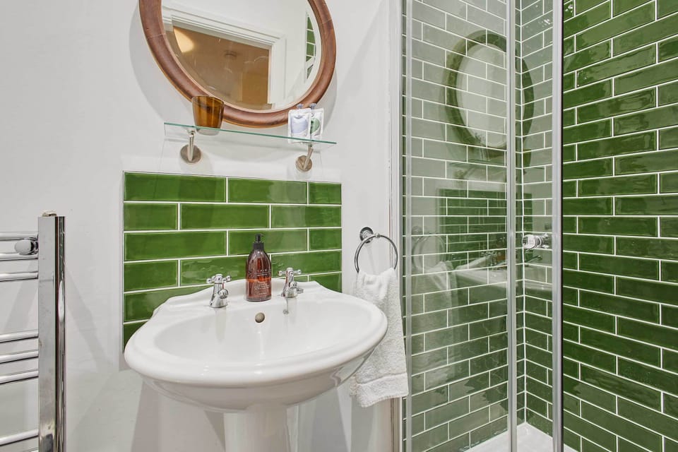 Temple Terrace, Richmond - Host & Stay