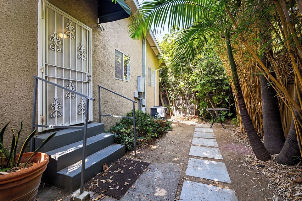 Enclosed rear yard