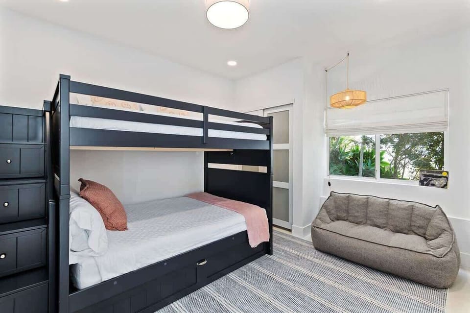 Downstairs guest bedroom with bunk beds