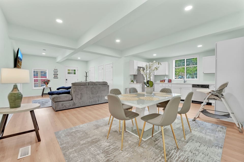 Open concept layout. Central AC/ Heating. Have meals together and  relax.