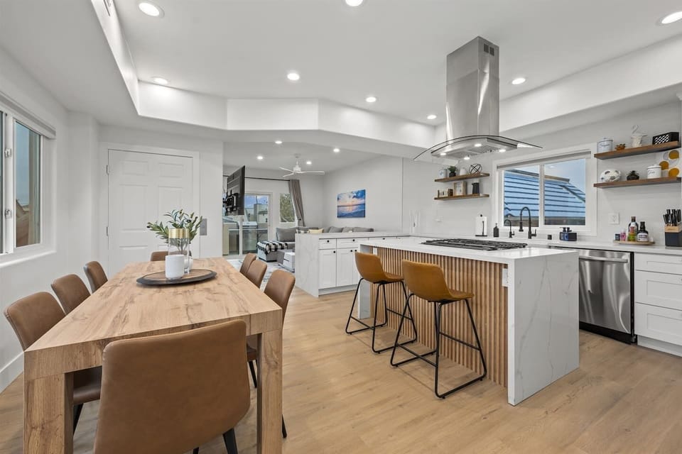 Dining/Kitchen