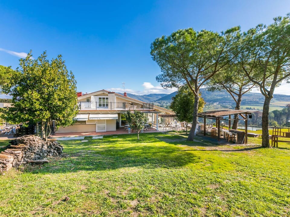 Plant, Sky, Cloud, Building, Window, Land Lot, Interior Design, Urban Design, Residential Area