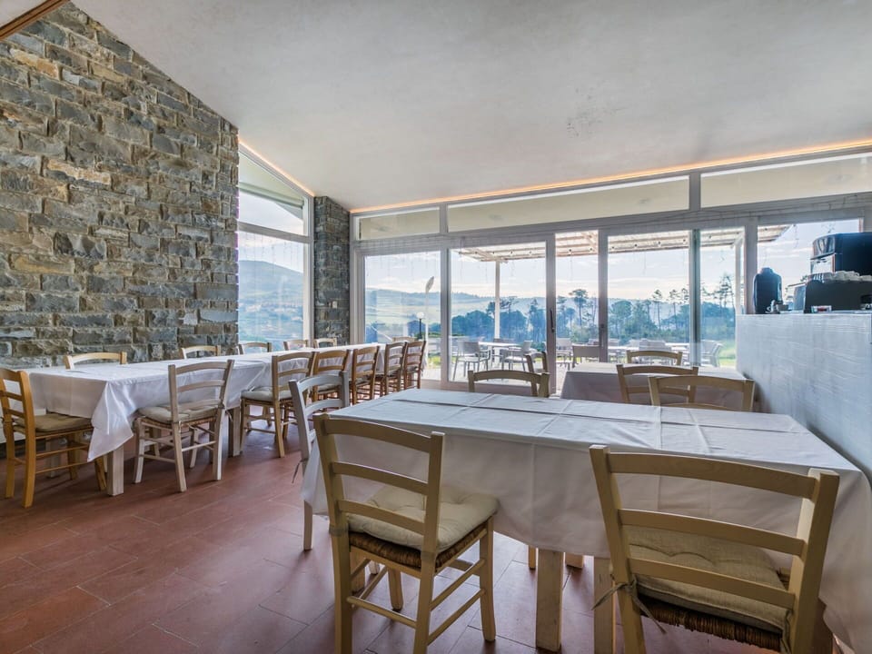 Plant, Sky, Cloud, Building, Window, Land Lot, Interior Design, Urban Design, Residential Area