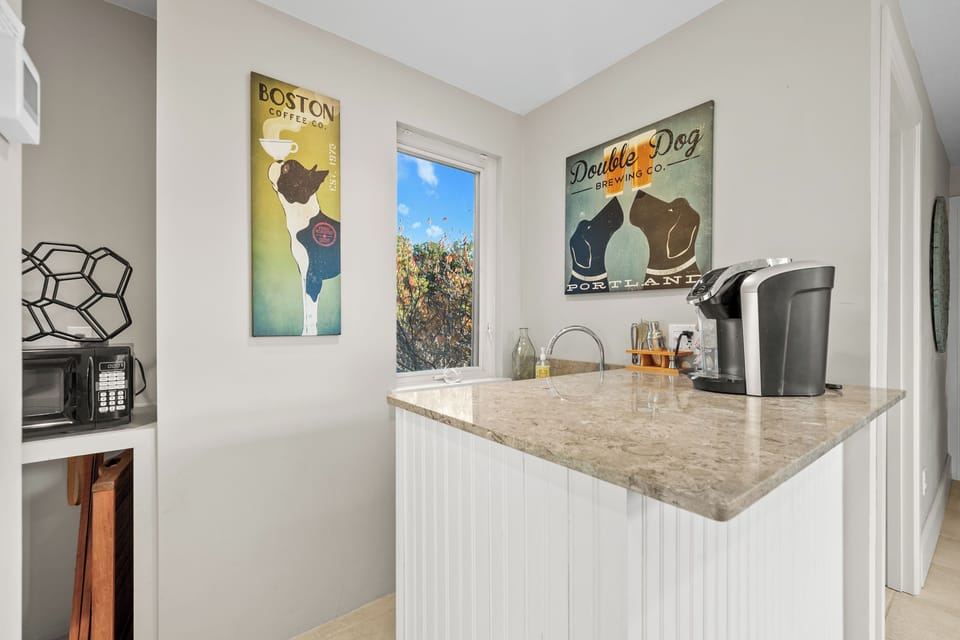 2nd Floor Hall Bar Area