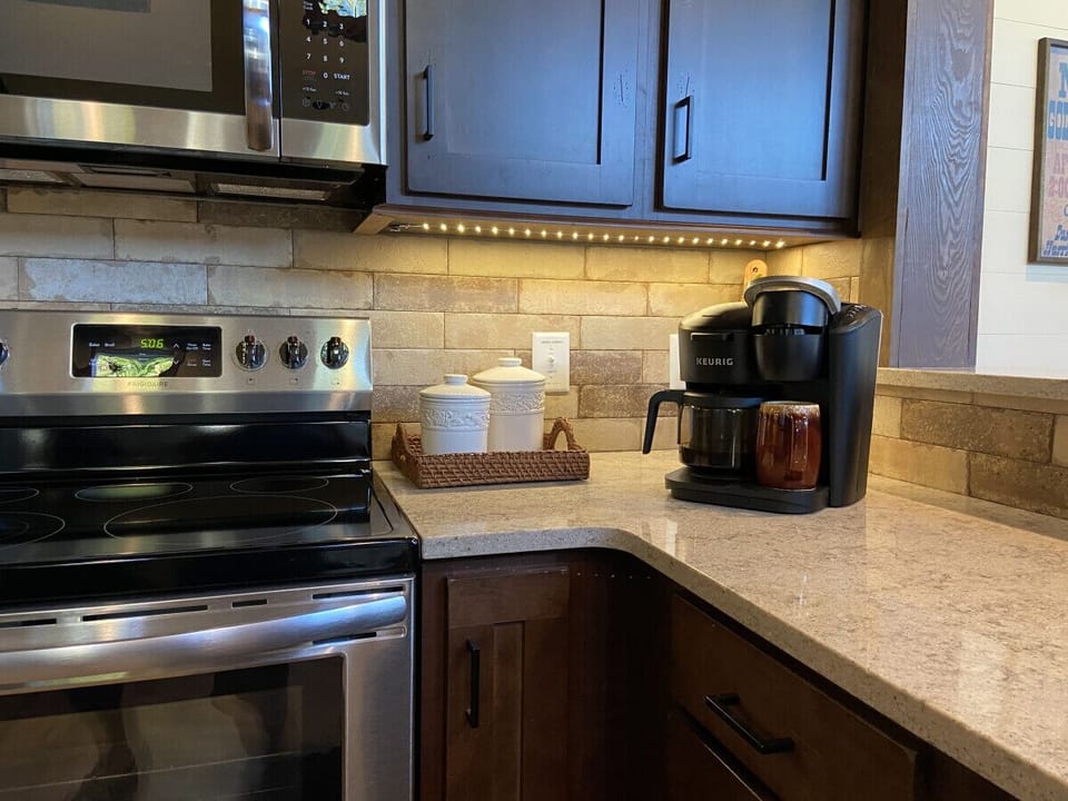Keurig can make full pot drip coffee or single cup with pods