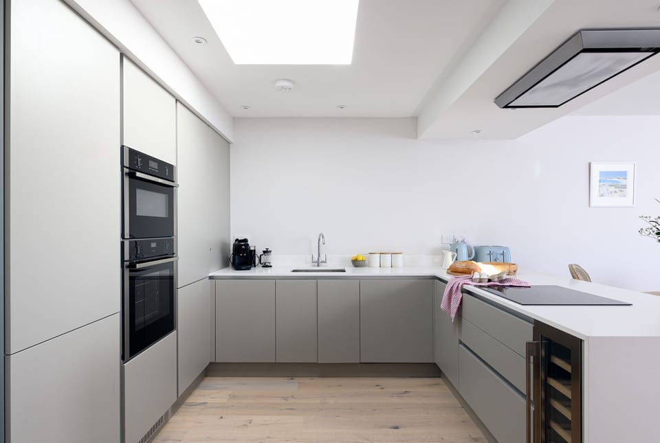 Kitchen at Sea Thrift, Ebb Tide, Porth, self catering with Beach Retreats.