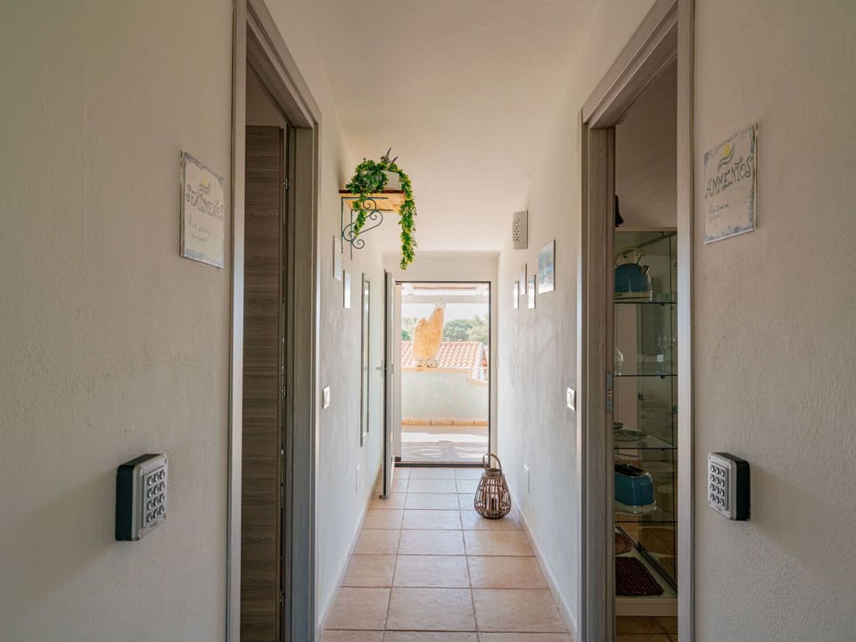 Wood, Door, Flooring, Floor, Building, Hardwood, House, Ceiling