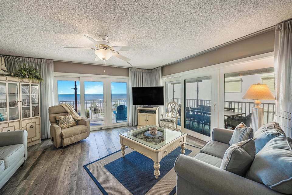 Welcome to Mariner West Unit 201!