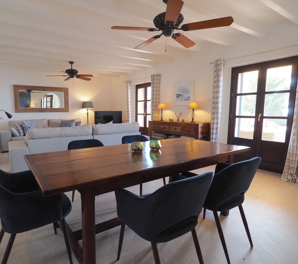 Indoor dining and living room