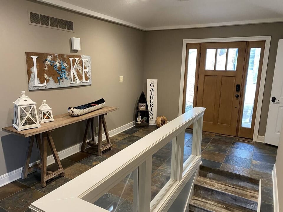 Front entry - stairs to living/kitchen below