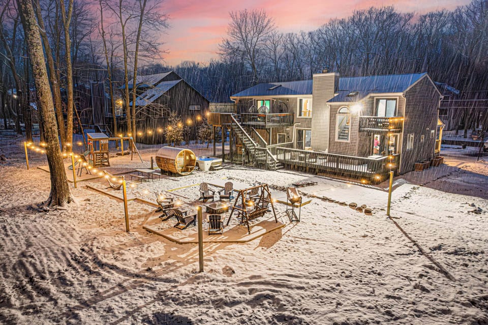 Poconos Oasis - Experience the magic nightfall with captivating outdoor ambience