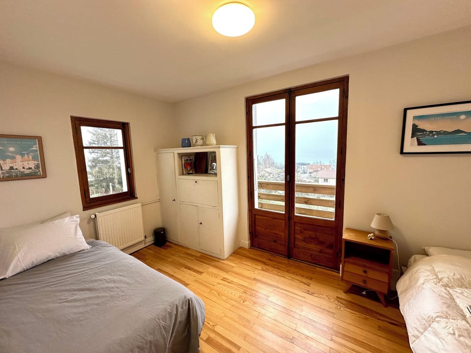 Upstairs bedroom with two twin beds