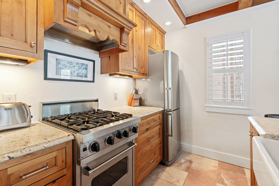 Full kitchen with lovely updates