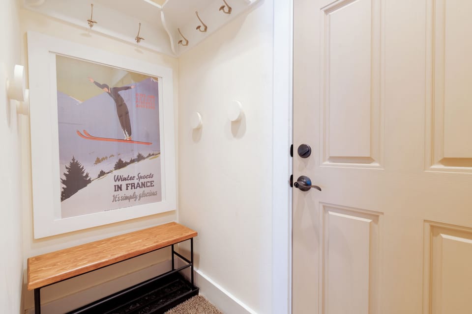 Entry nook for coats and boots