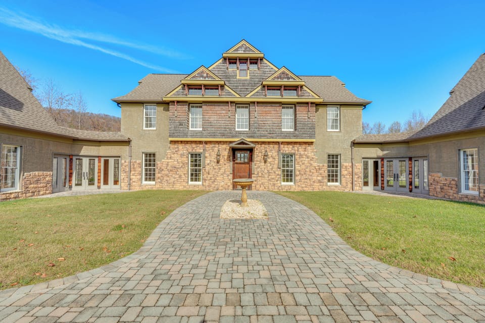 Kingsport Vacation Rental | 5BR | 7BA | Small Step to Enter | 6,000 Sq Ft