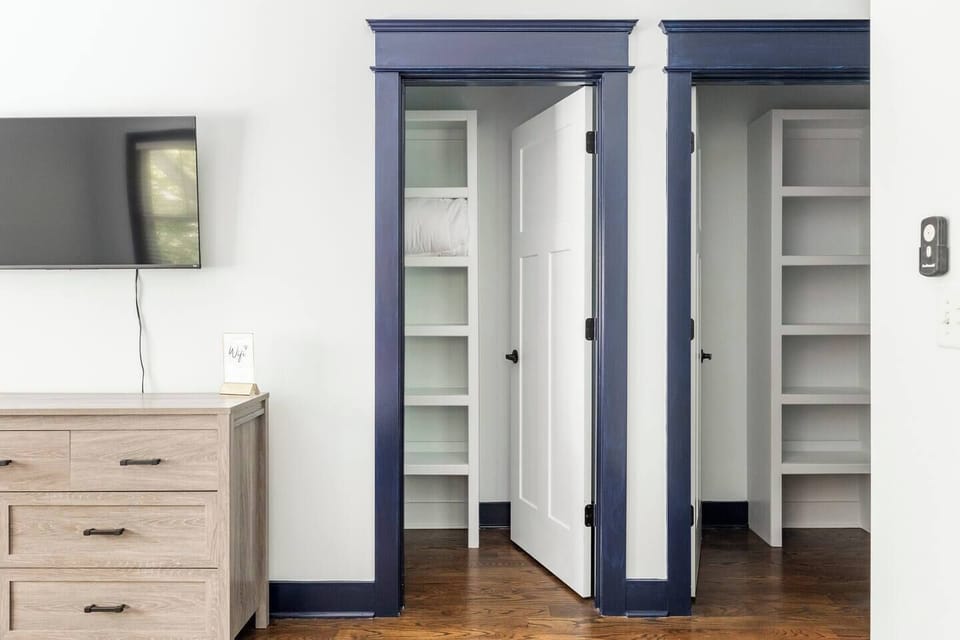 Owner suite has 2 closets