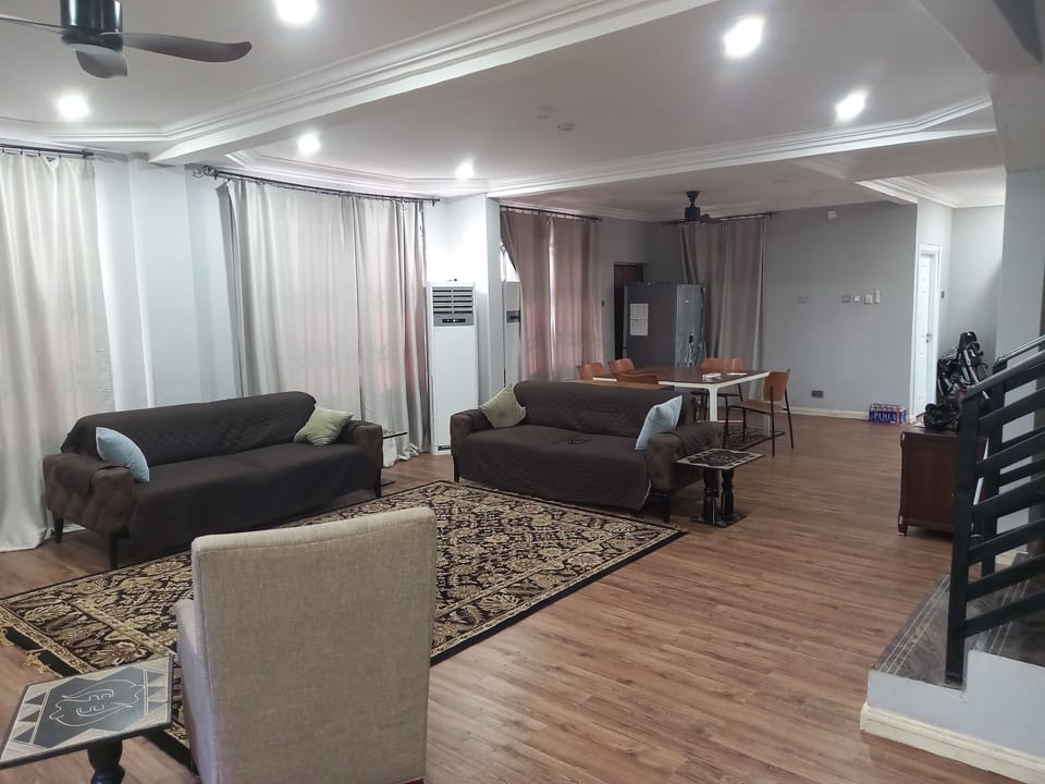 Sitting Room 1 and Dining Area