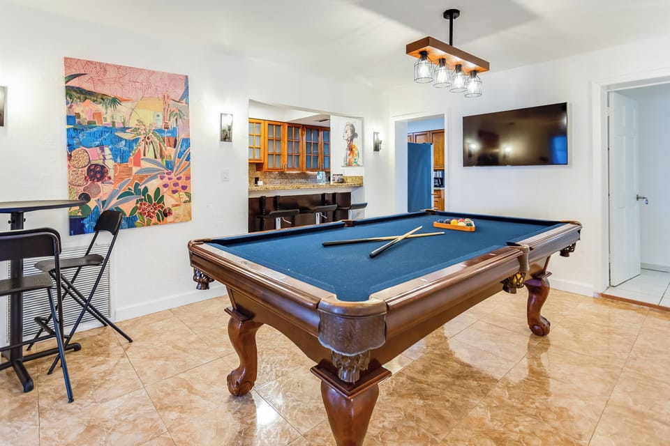 pool table / bar