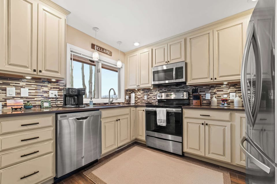 Updated kitchen with all of the ammenities