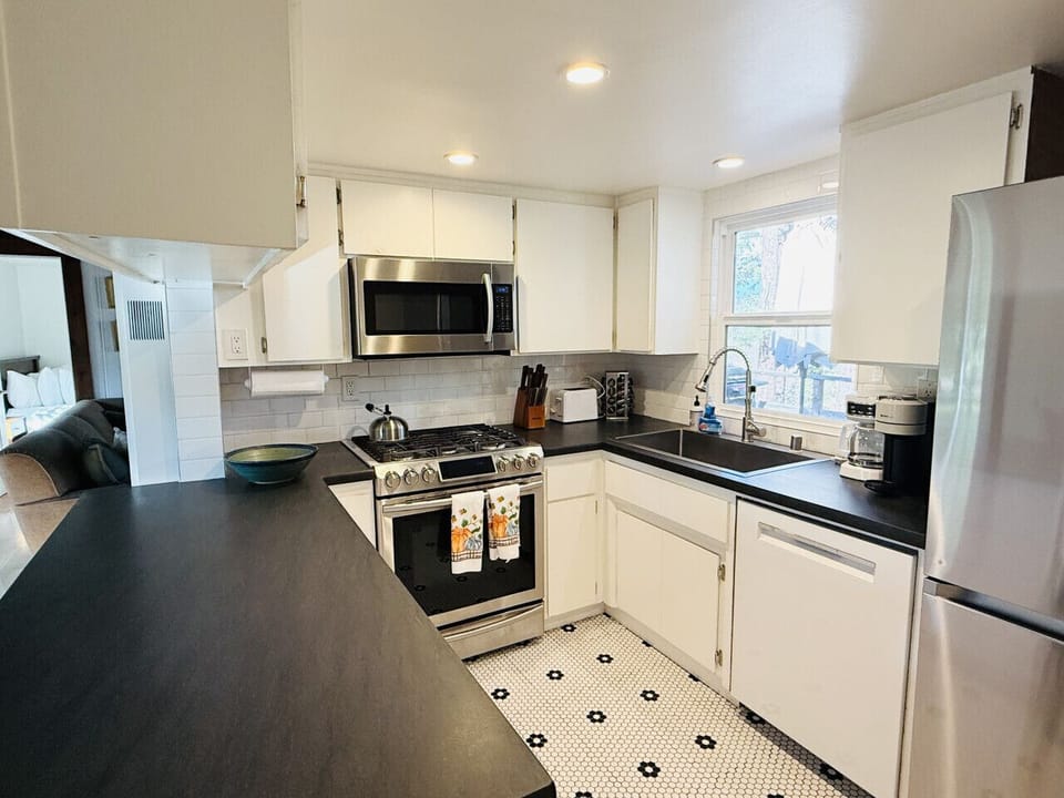 fully equipped kitchen