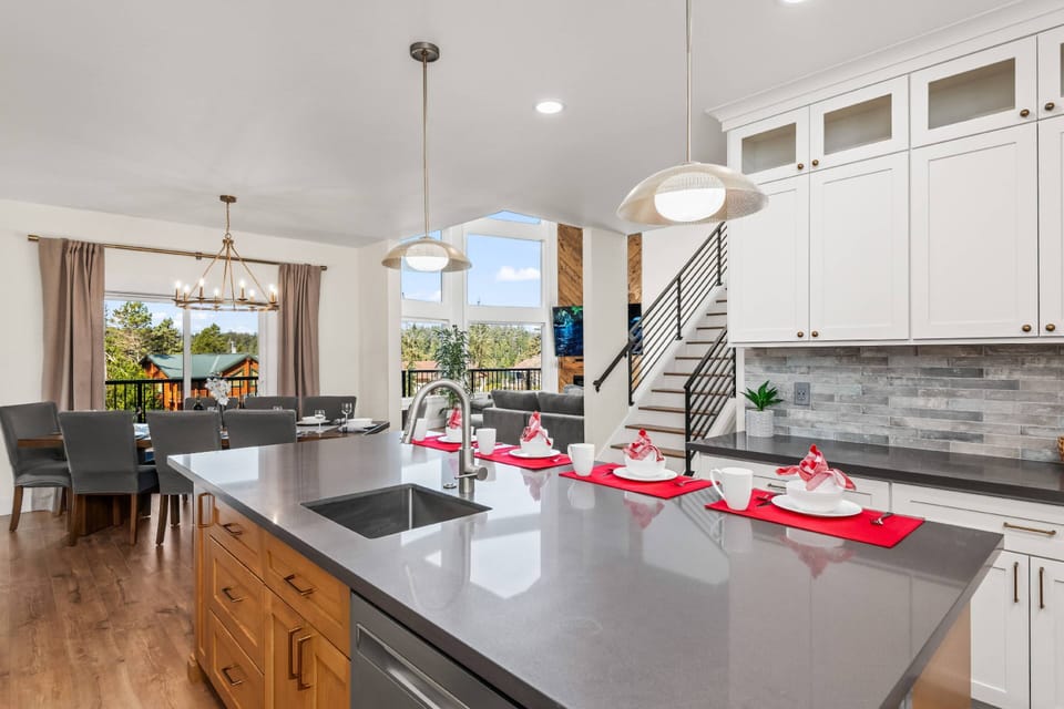 Kitchen Main Level
