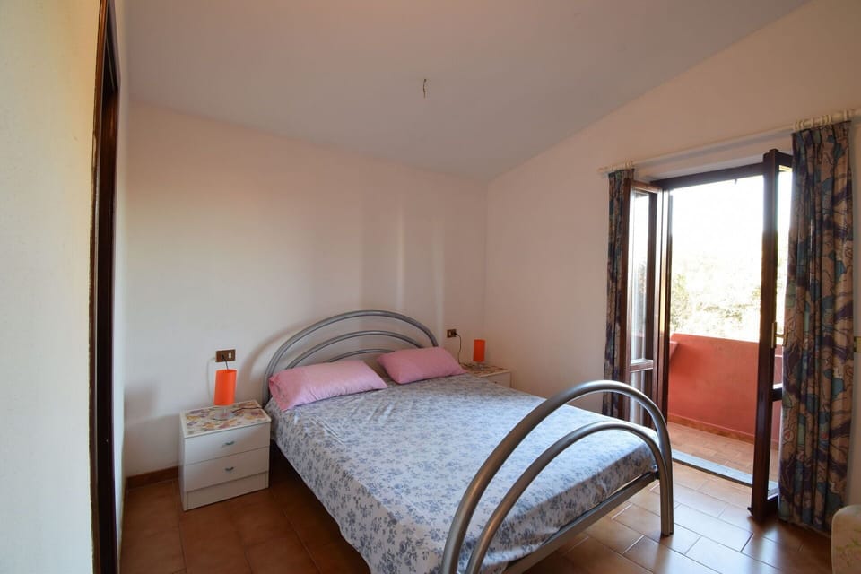 Autumn, Bedroom, Spring, Summer